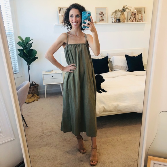 nothing fits but Dresses & Skirts - Paper bag dress from maternity brand: Nothing Fits But
